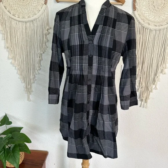 BDG Stylish Black and Gray Plaid Women's Dress 3/4 sleeve medium - Picture 1 of 6